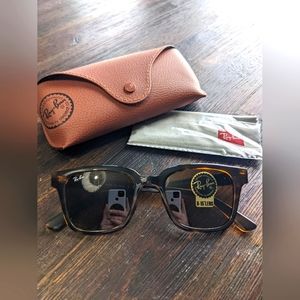 Ray-Ban RB4323